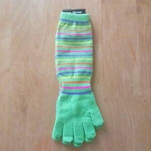 Girls arm warmer gloves. Size m/l